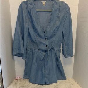 GUESS BRAND BLUE DENIM (LIGHT WEIGHT)ROMPER WITH ELASTIC WAIST AND TIE IN CENTER